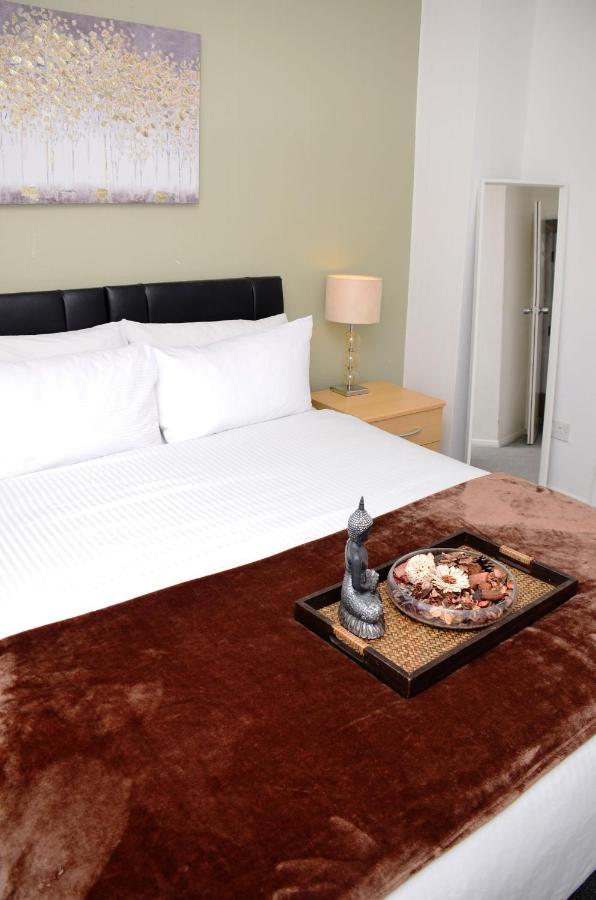 Dreams Serviced Accommodations- Staines/Heathrow Stanwell ภายนอก รูปภาพ