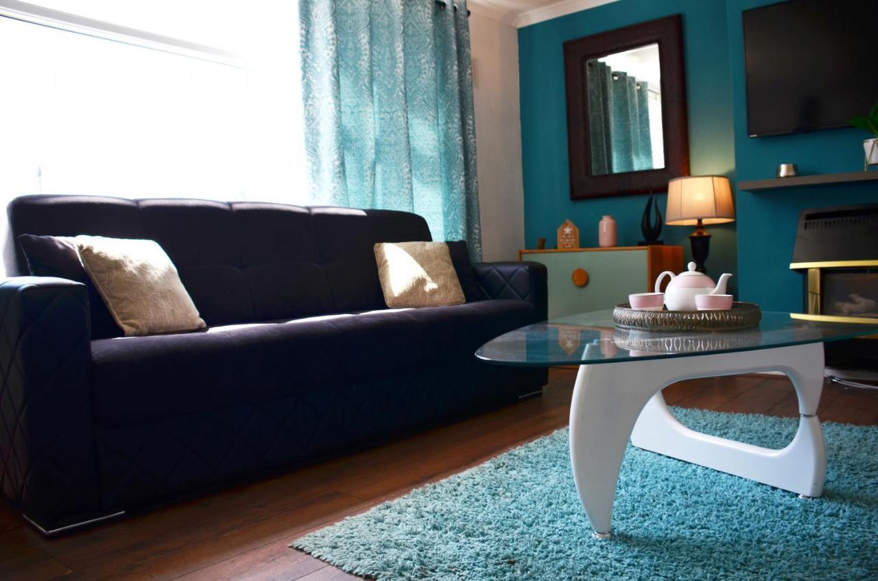 Dreams Serviced Accommodations- Staines/Heathrow Stanwell ภายนอก รูปภาพ