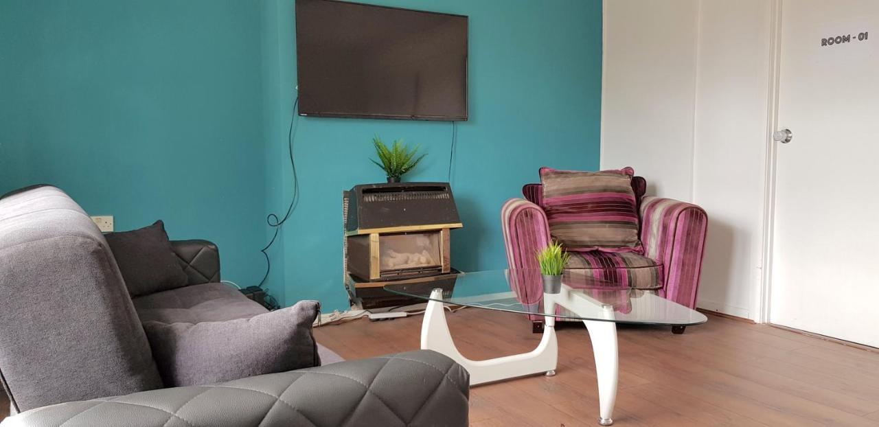 Dreams Serviced Accommodations- Staines/Heathrow Stanwell ภายนอก รูปภาพ
