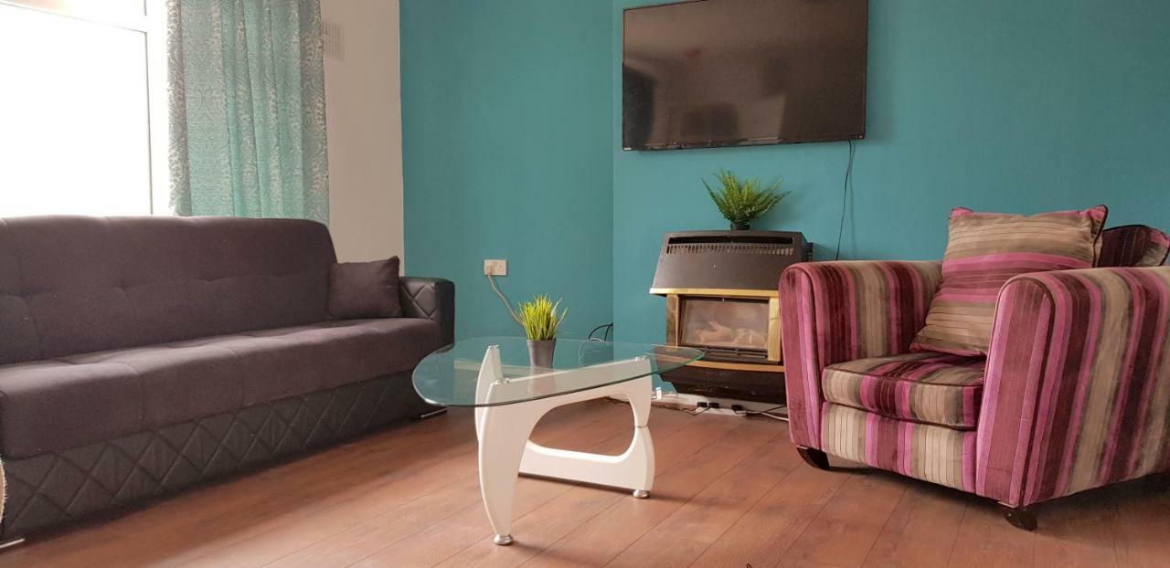 Dreams Serviced Accommodations- Staines/Heathrow Stanwell ภายนอก รูปภาพ